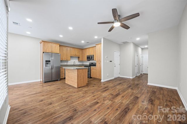 2113 Lennoxshire Square Court, Charlotte, NC 28210