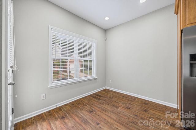 2113 Lennoxshire Square Court, Charlotte, NC 28210