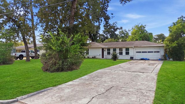 3713 Brookwoods Drive, Houston, TX 77092