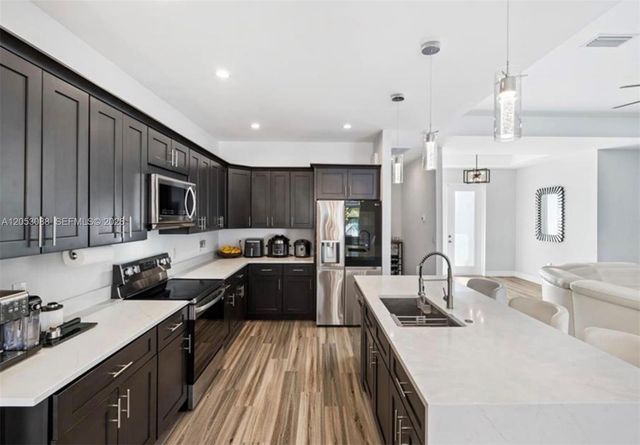1017 NW 15th Terrace, Cape Coral, FL 33993