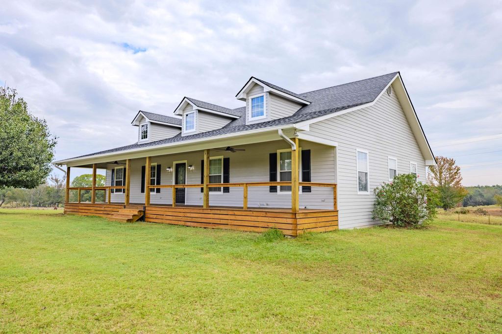 5300 N HWY 37, Winnsboro, TX 75494