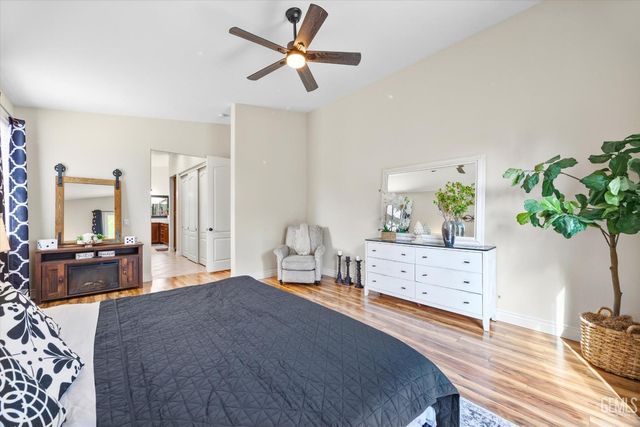 10105 Besancon Way, Bakersfield, CA 93306