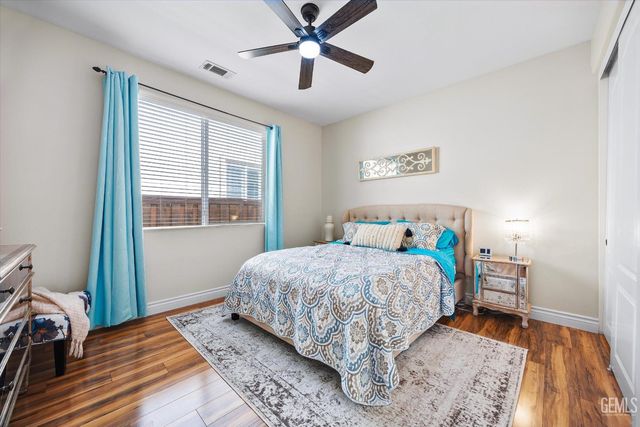 10105 Besancon Way, Bakersfield, CA 93306