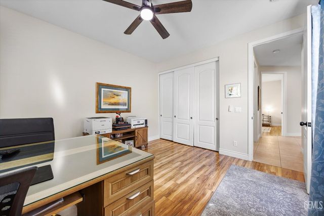 10105 Besancon Way, Bakersfield, CA 93306