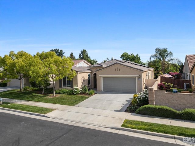 10105 Besancon Way, Bakersfield, CA 93306