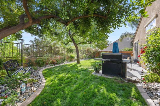 10105 Besancon Way, Bakersfield, CA 93306