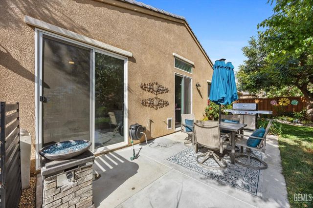 10105 Besancon Way, Bakersfield, CA 93306