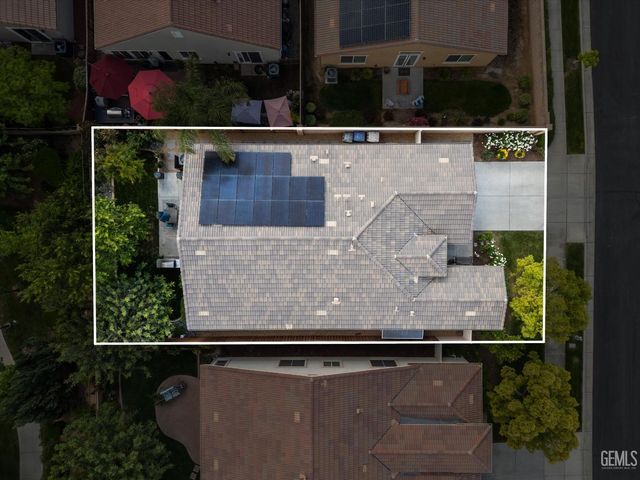 10105 Besancon Way, Bakersfield, CA 93306