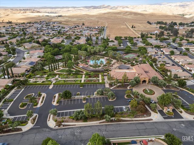 10105 Besancon Way, Bakersfield, CA 93306