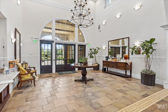 10105 Besancon Way, Bakersfield, CA 93306