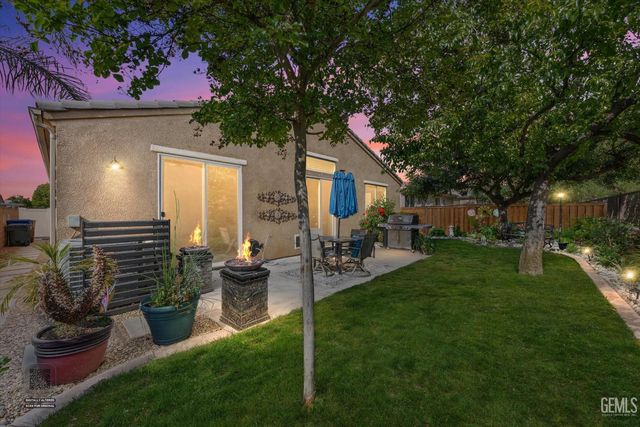 10105 Besancon Way, Bakersfield, CA 93306