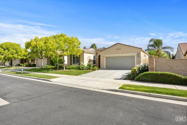 10105 Besancon Way, Bakersfield, CA 93306