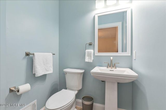 234 Hamiltonian Drive, Red Bank, NJ 07701