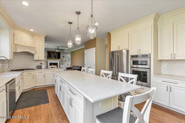 234 Hamiltonian Drive, Red Bank, NJ 07701