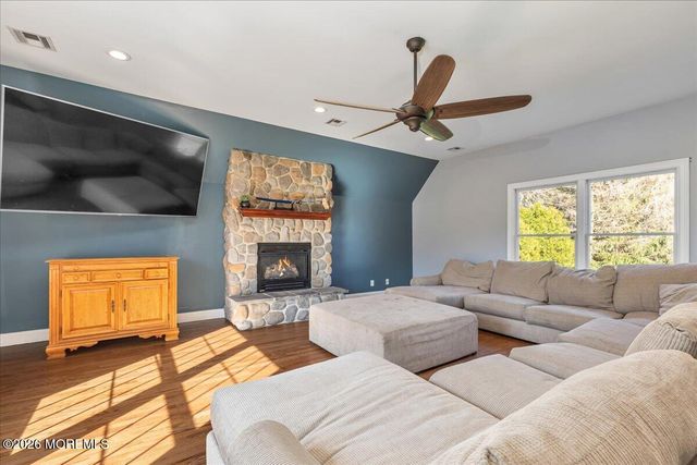 234 Hamiltonian Drive, Red Bank, NJ 07701