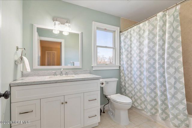 234 Hamiltonian Drive, Red Bank, NJ 07701