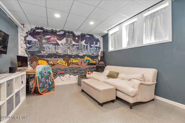 234 Hamiltonian Drive, Red Bank, NJ 07701