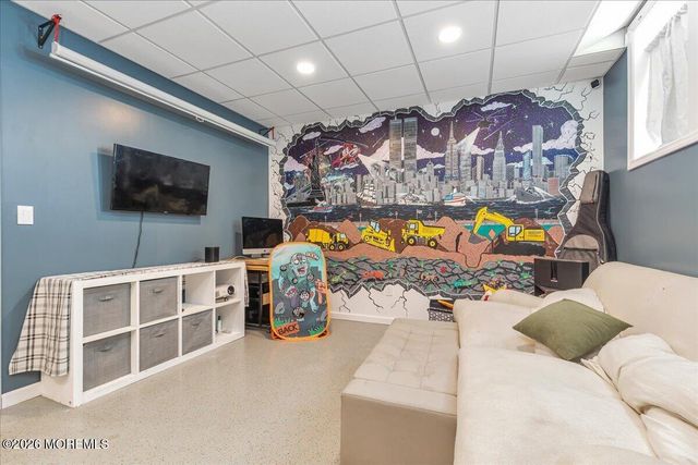 234 Hamiltonian Drive, Red Bank, NJ 07701