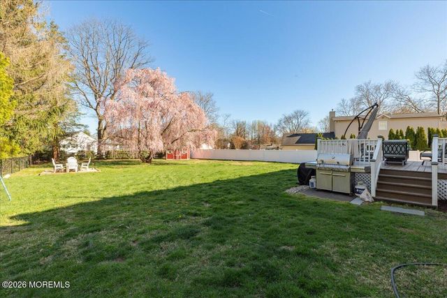 234 Hamiltonian Drive, Red Bank, NJ 07701