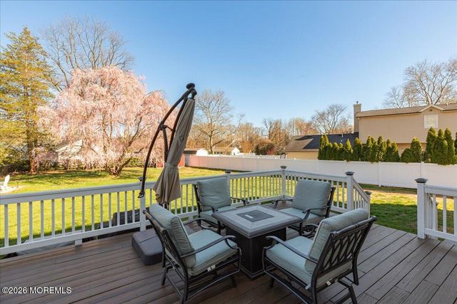 234 Hamiltonian Drive, Red Bank, NJ 07701