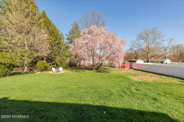 234 Hamiltonian Drive, Red Bank, NJ 07701