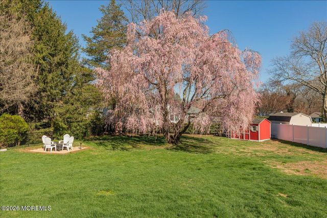 234 Hamiltonian Drive, Red Bank, NJ 07701