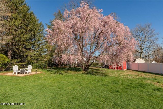 234 Hamiltonian Drive, Red Bank, NJ 07701