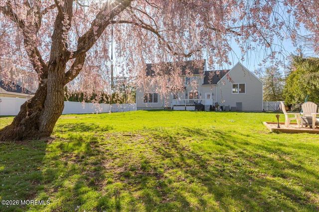 234 Hamiltonian Drive, Red Bank, NJ 07701