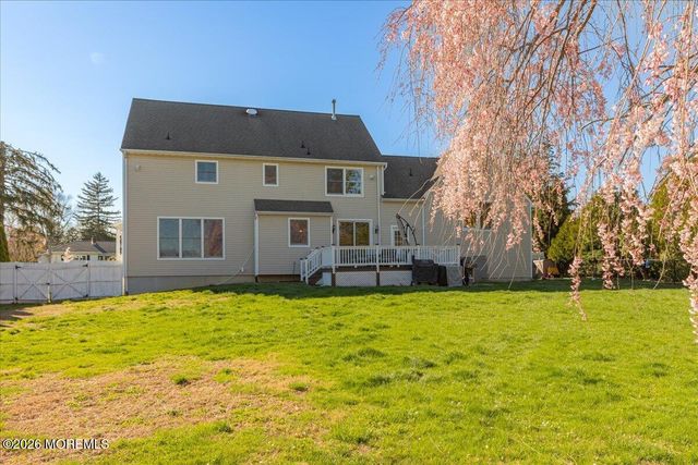 234 Hamiltonian Drive, Red Bank, NJ 07701