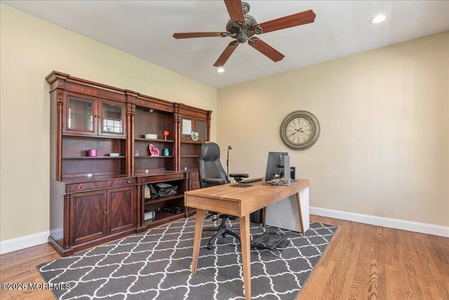 234 Hamiltonian Drive, Red Bank, NJ 07701