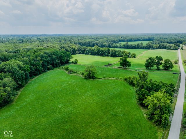 1645 Dye Creek Court, Zionsville, IN 46077