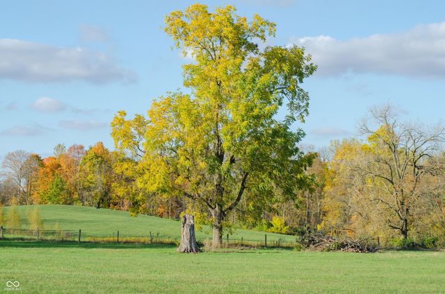 1645 Dye Creek Court, Zionsville, IN 46077