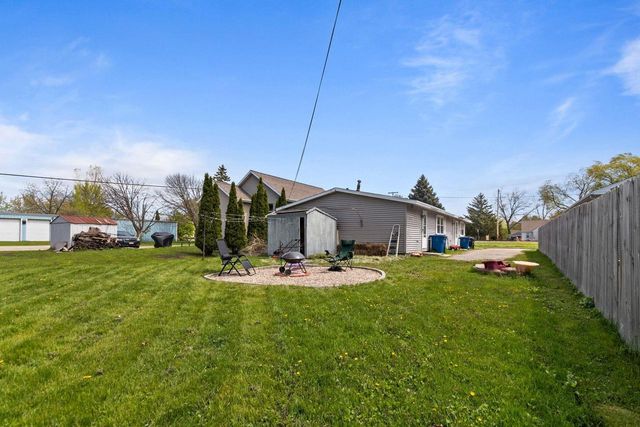 1331 BROAD STREET, Oshkosh, WI 54901