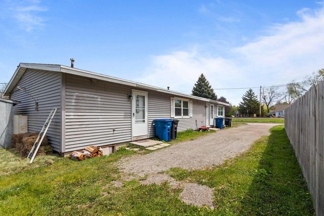 1331 BROAD STREET, Oshkosh, WI 54901