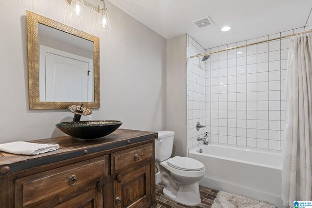 5805 DEERFOOT COURT, Trussville, AL 35173