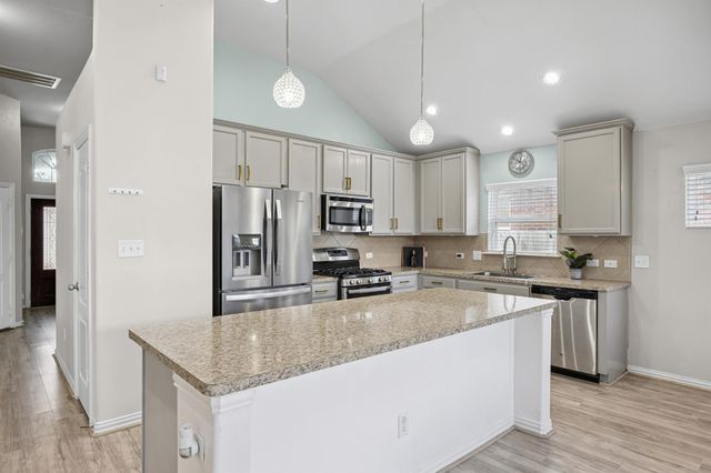 549 Pond View PASS, Buda, TX 78610