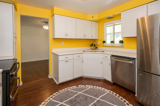112 Murrayhill Avenue, Cheswick, PA 15024