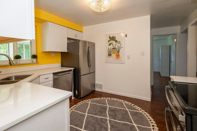 112 Murrayhill Avenue, Cheswick, PA 15024