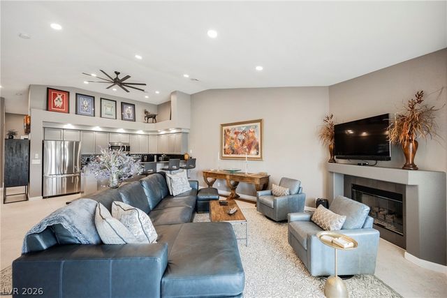 7625 Rolling View Drive 202, Las Vegas, NV 89149