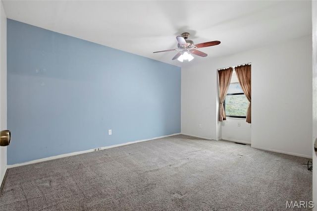 5 Tudor Square, St Peters, MO 63376
