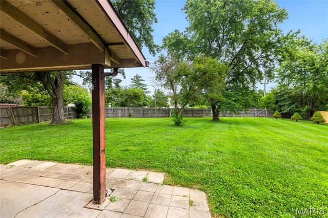 5 Tudor Square, St Peters, MO 63376
