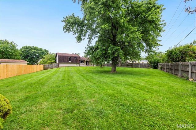5 Tudor Square, St Peters, MO 63376