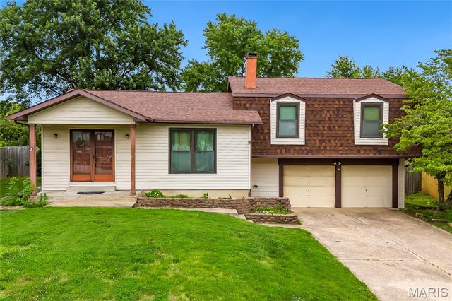 5 Tudor Square, St Peters, MO 63376