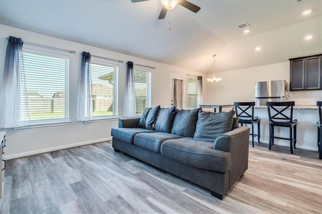 117 Balsam ST, Hutto, TX 78634