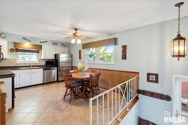 3315 FAIRHAVEN Road, Davenport, IA 52807