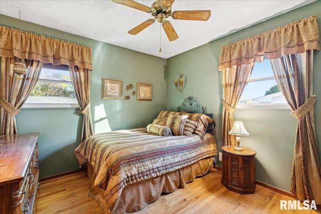 3315 FAIRHAVEN Road, Davenport, IA 52807