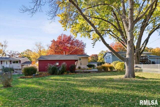 3315 FAIRHAVEN Road, Davenport, IA 52807