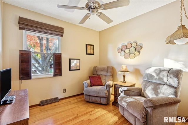 3315 FAIRHAVEN Road, Davenport, IA 52807