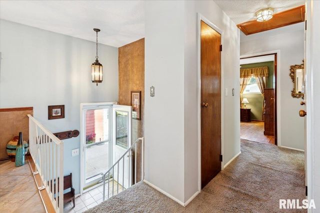 3315 FAIRHAVEN Road, Davenport, IA 52807