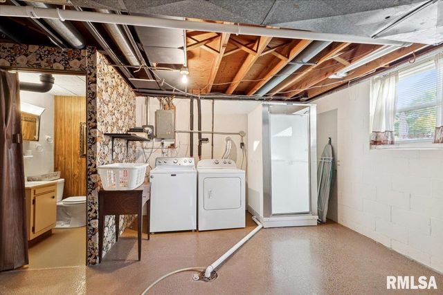 3315 FAIRHAVEN Road, Davenport, IA 52807